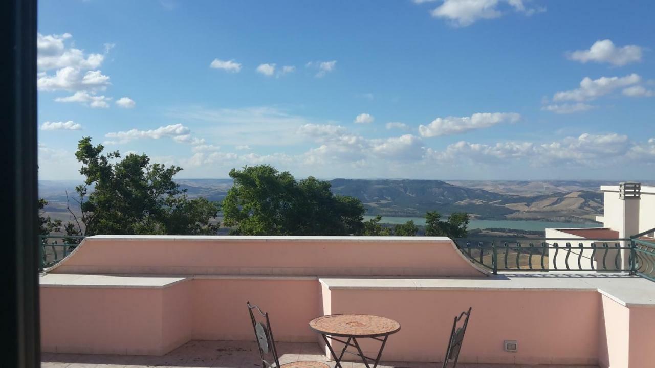 Villa Le Ginestre Miglionico Exterior foto