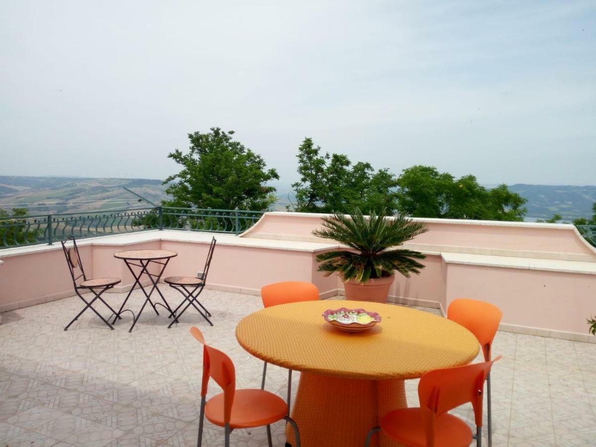 Villa Le Ginestre Miglionico Exterior foto
