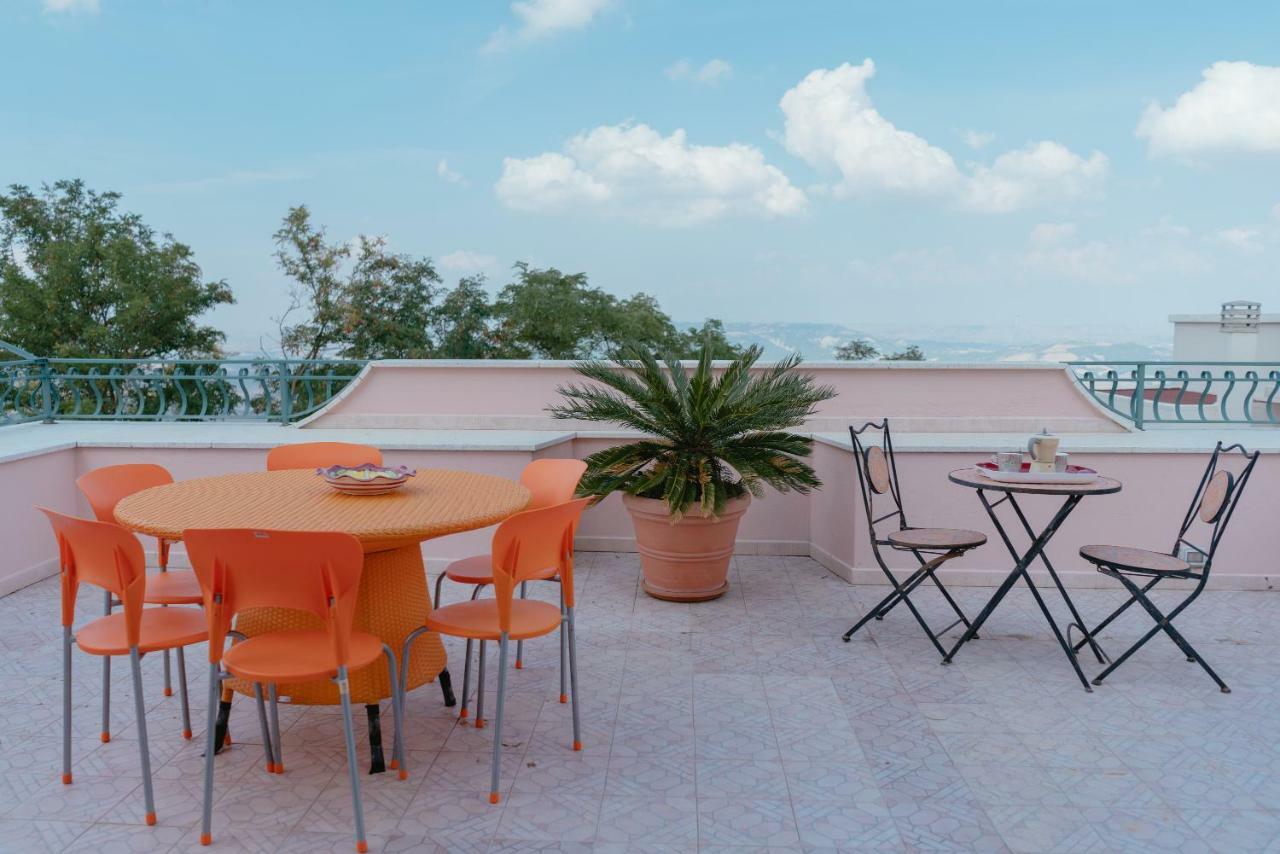 Villa Le Ginestre Miglionico Exterior foto