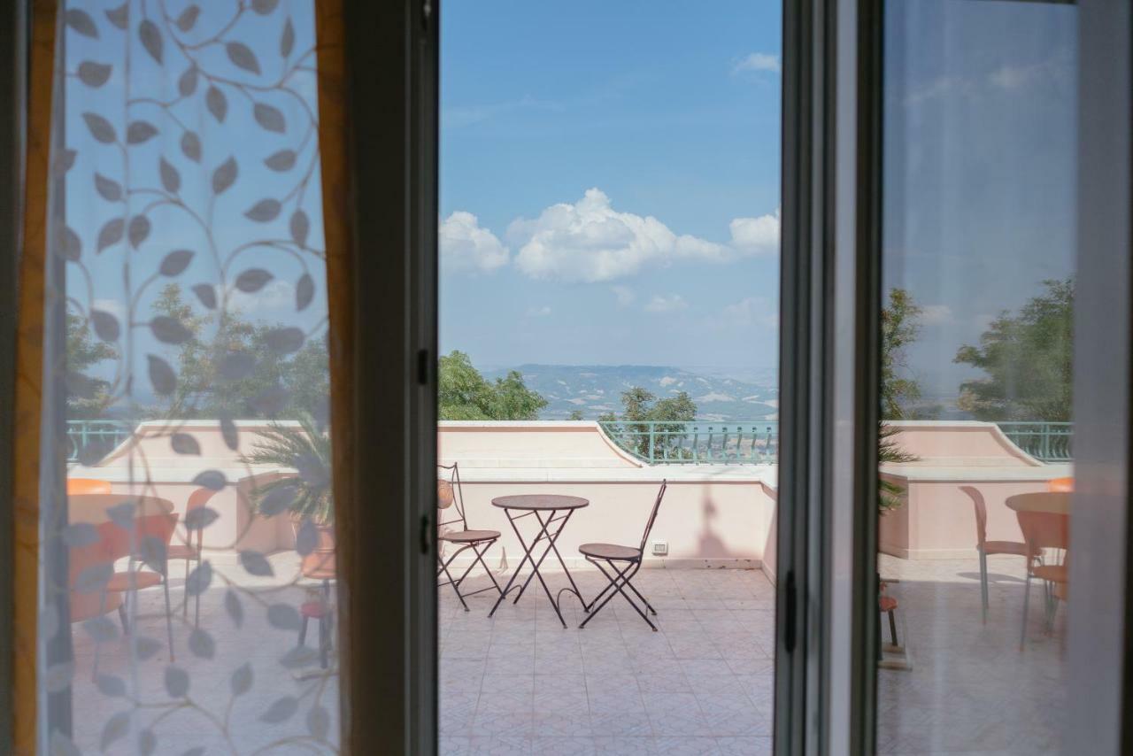Villa Le Ginestre Miglionico Exterior foto